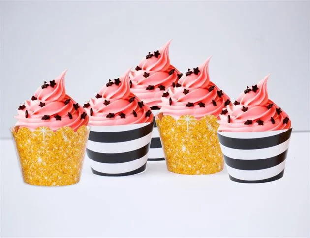 vo-banh-cup-cake-mau-den-kim-tuyen Vỏ bánh cupcake màu đen kim tuyến