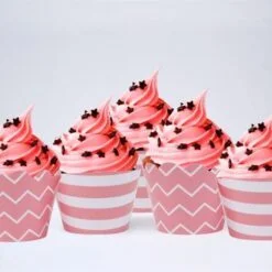 Vỏ bánh cupcake màu hồng hoàng gia