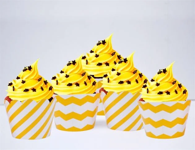 vo-banh-cupcake-mau-vang-soc-zigzag Vỏ bánh cupcake màu vàng sọc zigzag