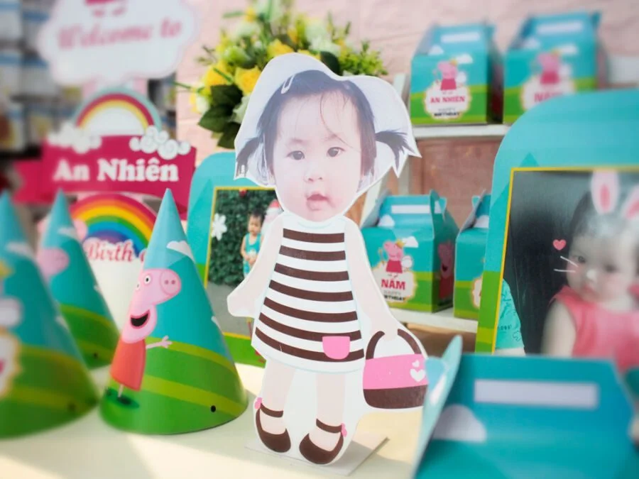 Hình chibi bé gái xinh xắn