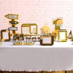 Bộ set trang trí sinh nhật cho bé chủ đề Bé Ong