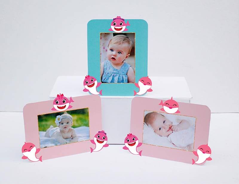 Set khung hình sinh nhật Baby Shark Girl màu hồng xanh min