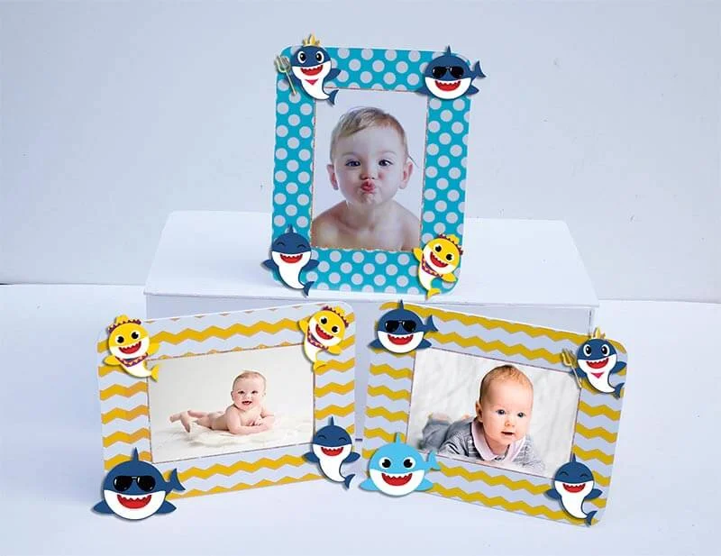Set khung hình sinh nhật Baby Shark boy màu vàng xanh min