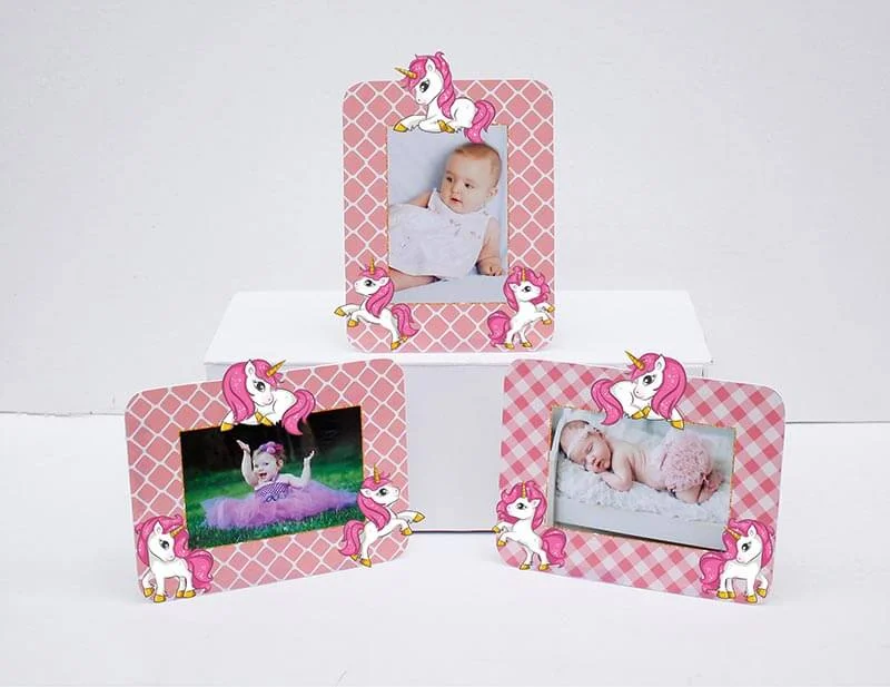 Tem khung hình unicorn girl màu hồng lưới