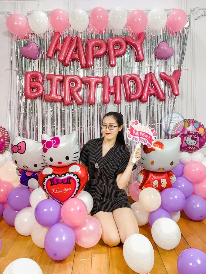 thuong thuc thanh qua voi set bong bong kitty tu trang tri