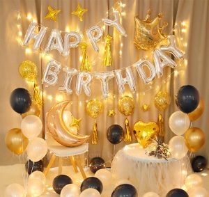 Trang trí sinh nhật tông màu vàng có kết hợp dây đèn