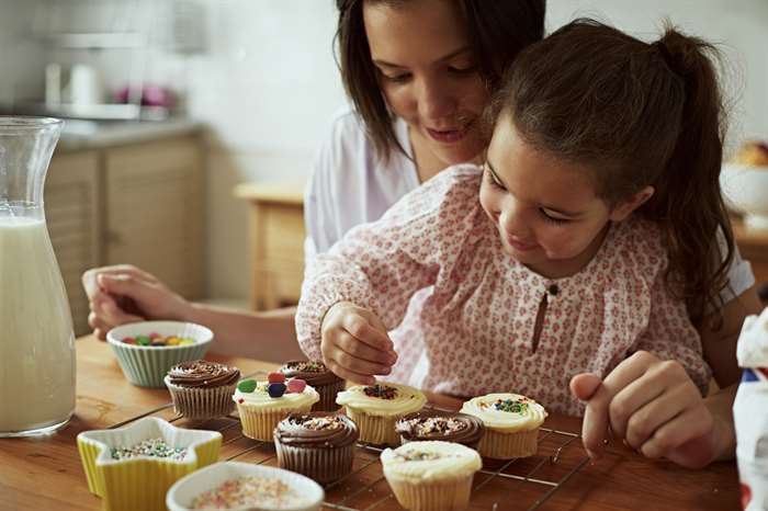 baking cupcakes