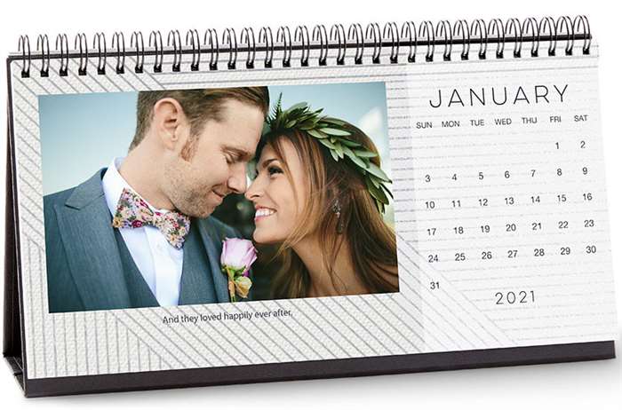 Desk calender for january 2021 with a happy couple on their wedding day