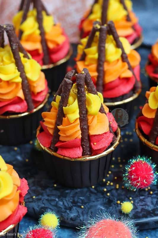 1639638268 524 Bonfire Cupcakes