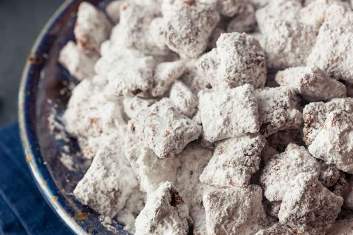 Homemade Powdered Sugar Puppy Chow, Muddy Buddies to Eat at Birthday.