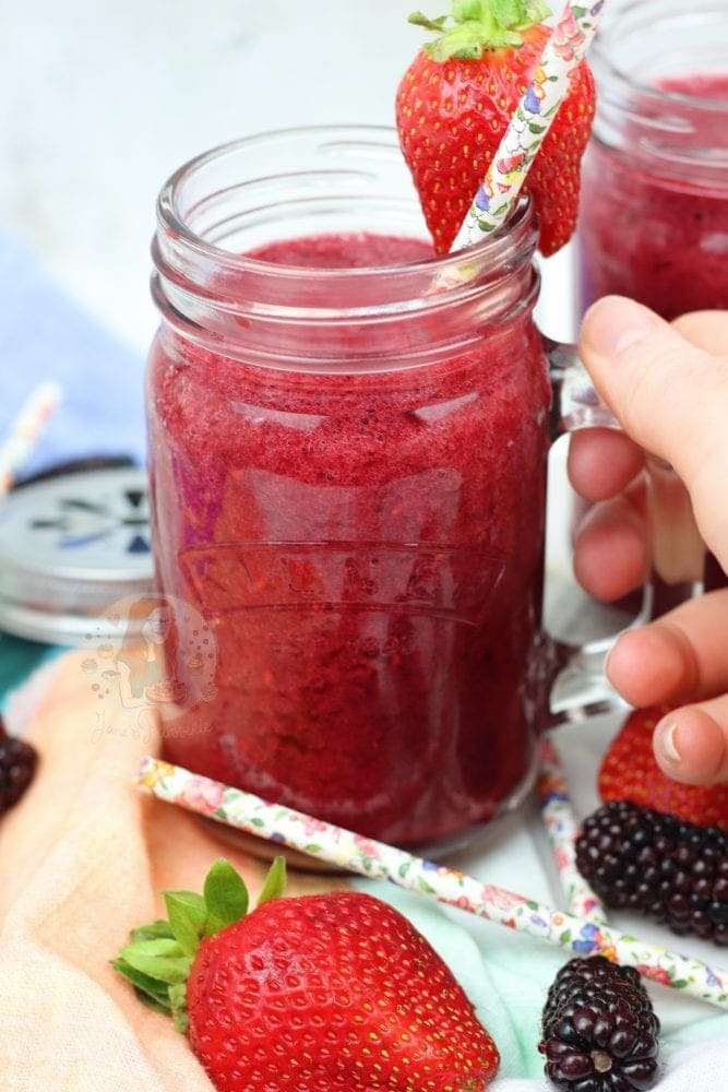 1639645967 449 Summer Berry Smoothie