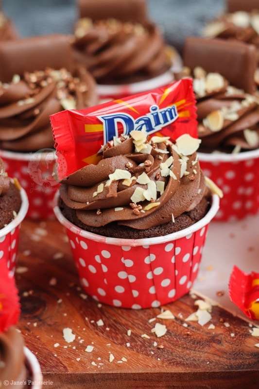 1639655856 928 Daim Bar Cupcakes