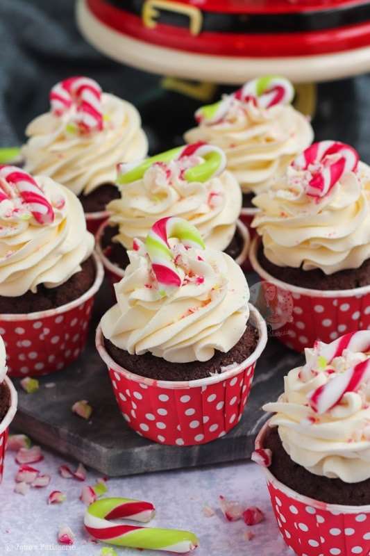 1639659573 596 Candy Cane Cupcakes