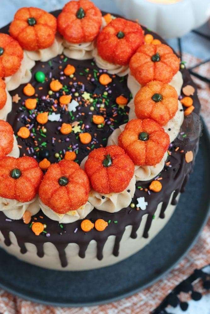 1639664330 879 Pumpkin Spice Latte Cake