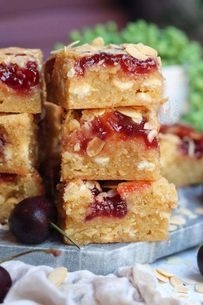 1639682536 371 Bakewell Blondies