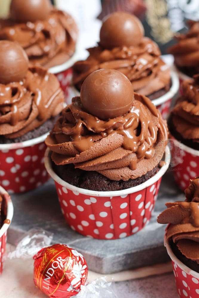 1639688916 464 Lindt Chocolate Cupcakes