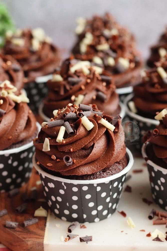 1639696301 939 Chocolate Fudge Cupcakes