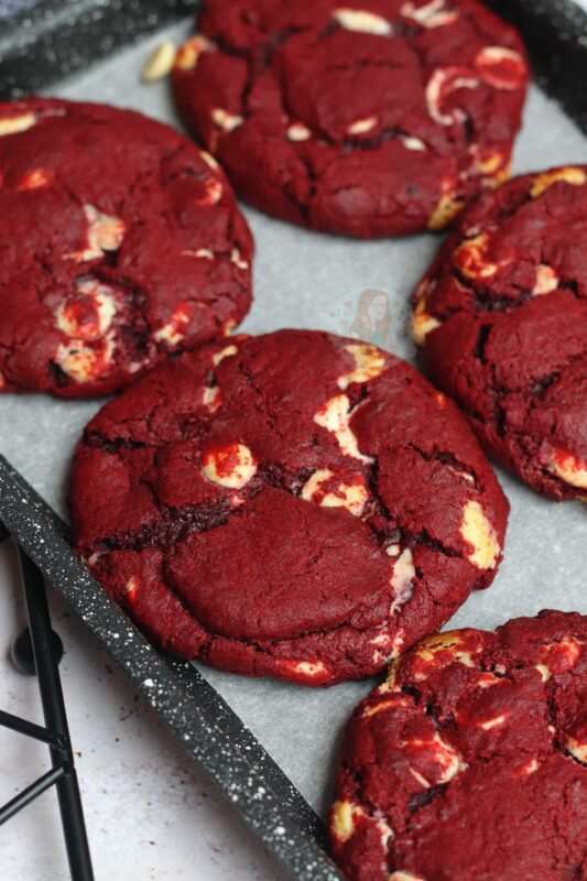 1639699652 375 NYC Red Velvet Cookies