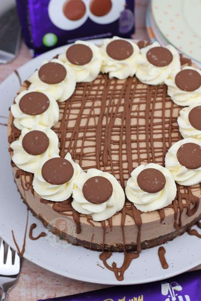 1639717209 981 Cadburys Chocolate Cheesecake