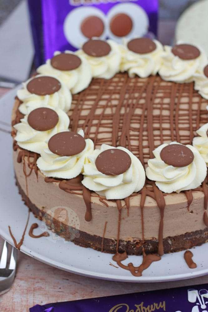 1639717211 645 Cadburys Chocolate Cheesecake