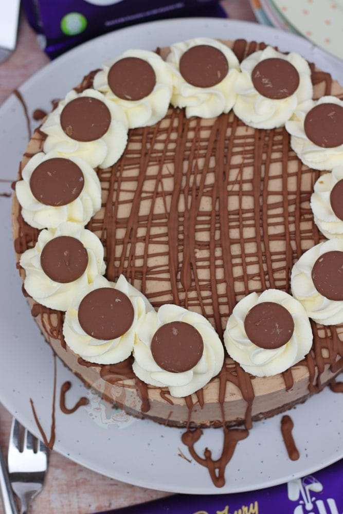 1639717215 334 Cadburys Chocolate Cheesecake