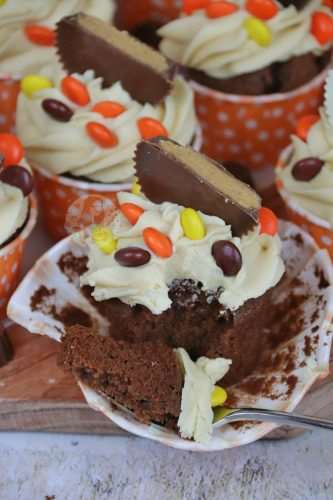 1639721979 364 Reeses Peanut Butter Cupcakes