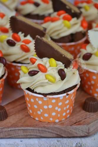 1639721982 993 Reeses Peanut Butter Cupcakes