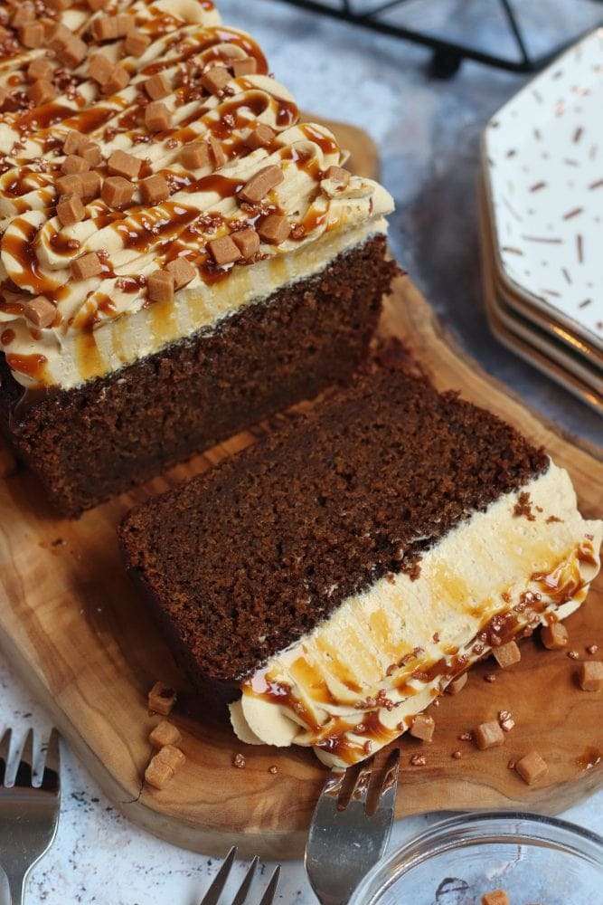 1639724143 111 Sticky Toffee Loaf Cake QUANG CAO