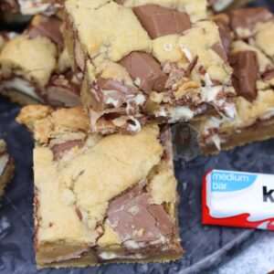 1639743699 942 Kinder Bueno Cookie Bars