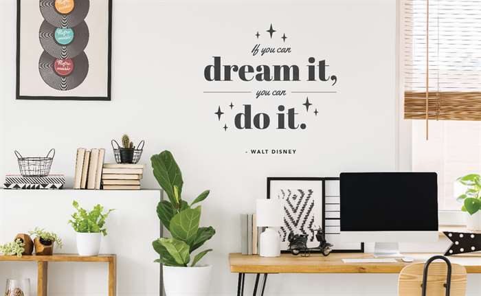 Không gian văn phòng với một câu nói đầy cảm hứng của Walt Disney.