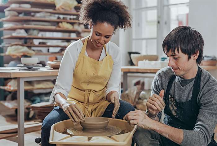 couple at pottery class