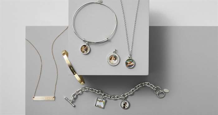 Personalized jewelry with necklaces charms and bracelets with pictures