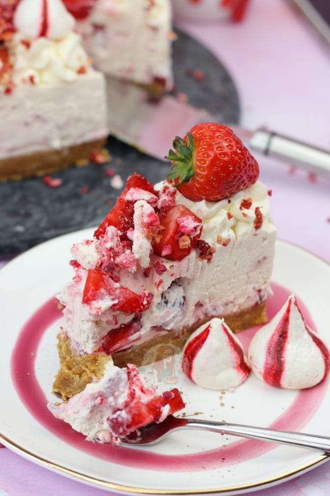 1639827444 768 Khong Nuong Eton Mess Cheesecake