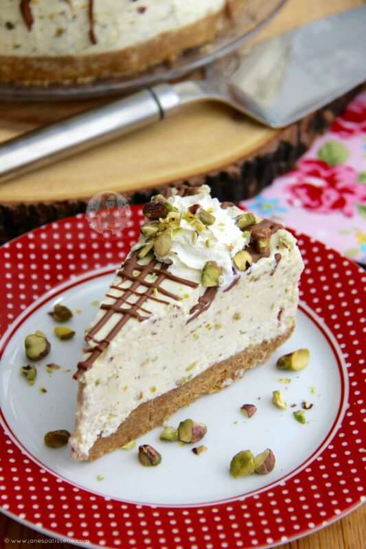 1639838429 1 Khong Nuong Socola Trang Pistachio Cheesecake