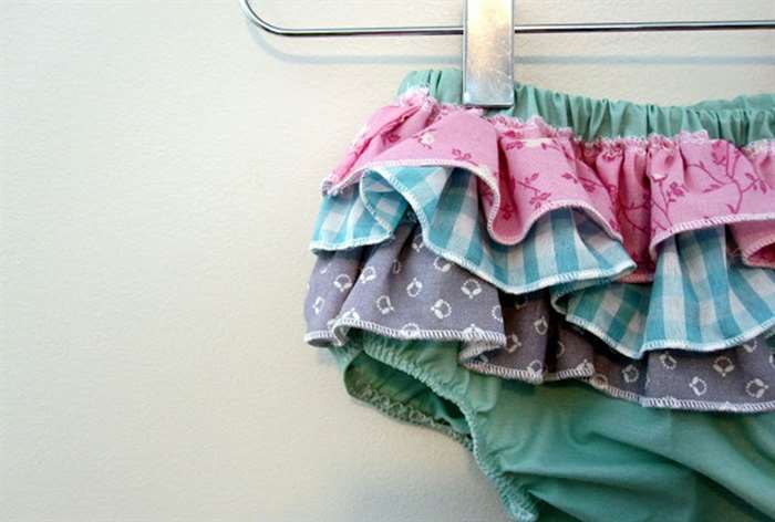 baby shower gift ruffle baby bottoms 