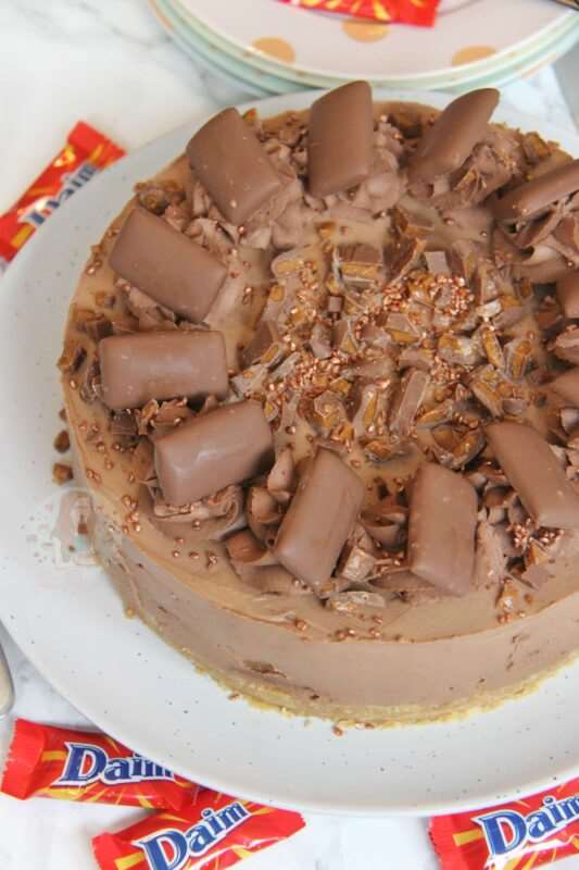 1639856872 916 No Nke Daim Bar Cheesecake