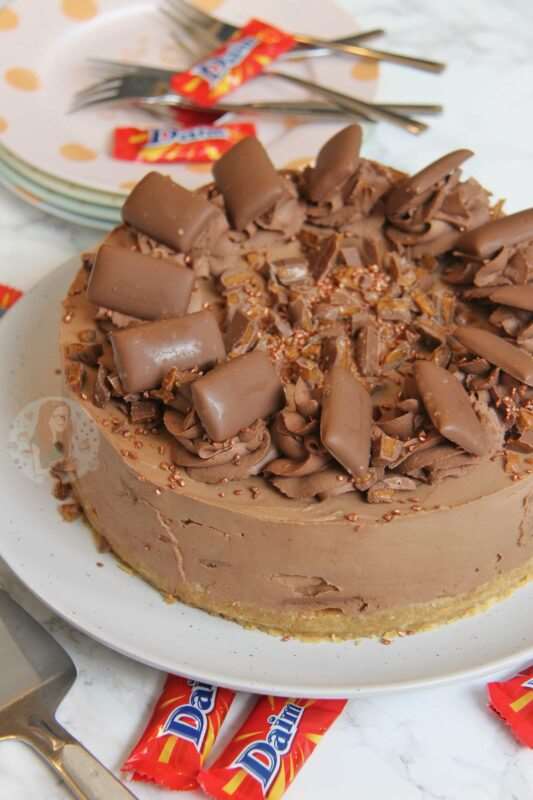 1639856876 700 No Nke Daim Bar Cheesecake