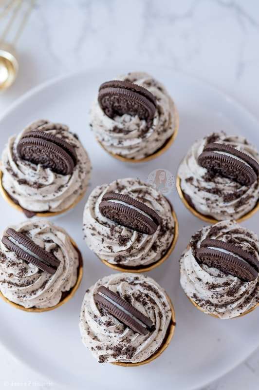 1639865147 137 Banh cupcake Oreo