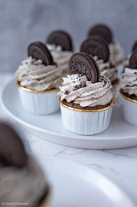 1639865156 1 Banh cupcake Oreo