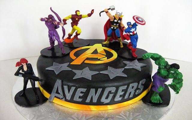 Avenger Lover Cake