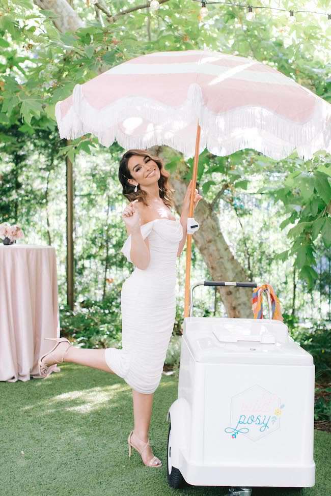 1639923105 986 A Rom Com Bridal Shower cho Ashley Iaconetti