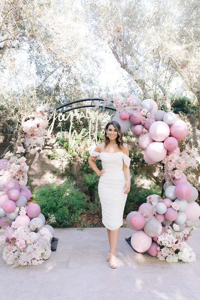 1639923123 748 A Rom Com Bridal Shower cho Ashley Iaconetti