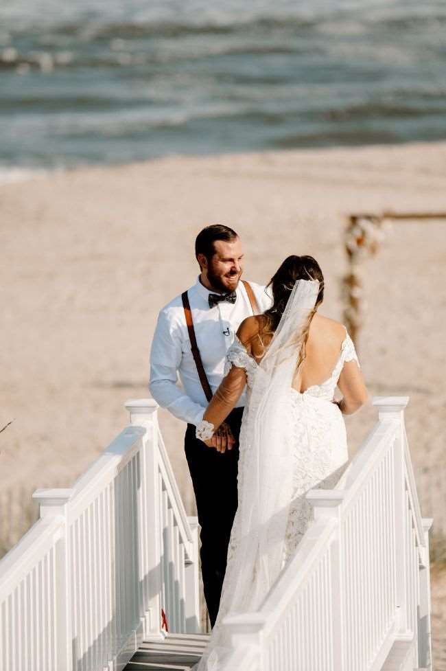 1639927292 399 Boho Glam Beachfront Wedding with Pampas Chi tiet