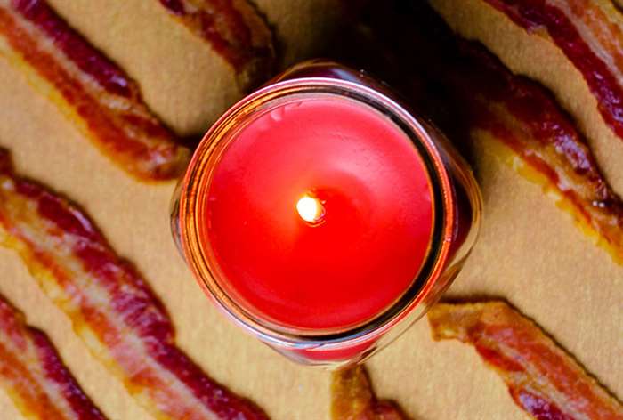 gifts for everyone bacon candle