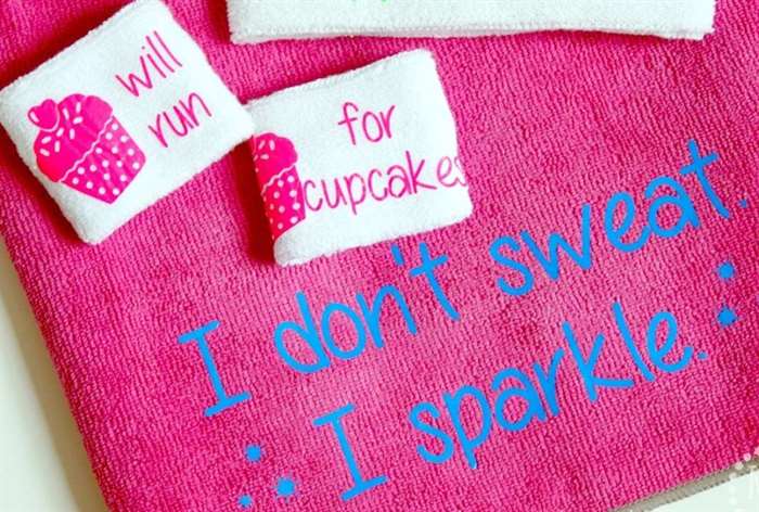 pink towel that says i dont sweat i sparkle