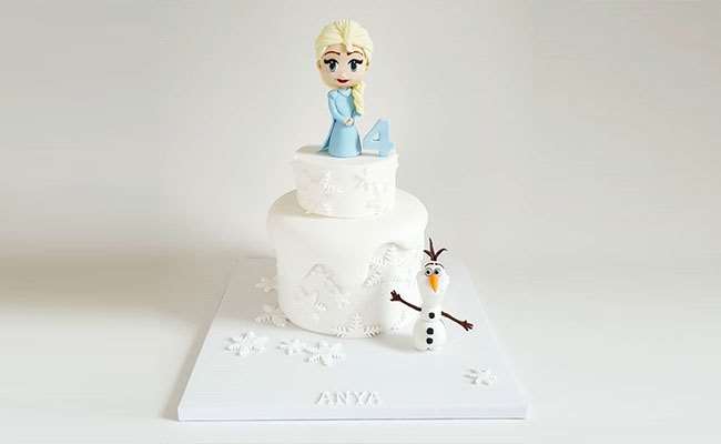 Elsa Frozen Cake đơn giản