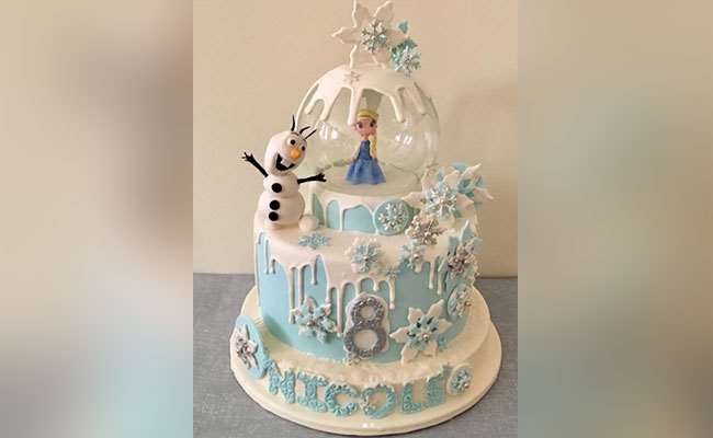 Quả cầu tuyết Elsa Frozen Cake