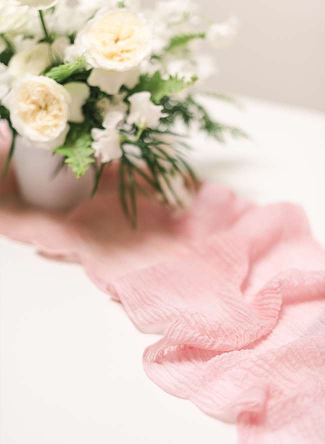 1640092928 135 Tu lam Dip Dyed Bouquet Ribbons Table Runner