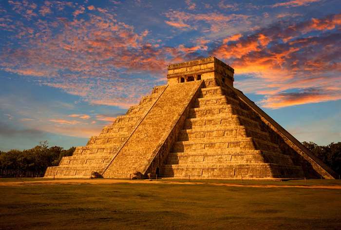 Chichen Itza lúc hoàng hôn