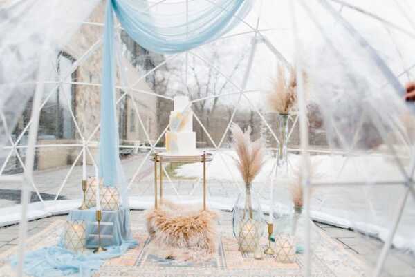 1640180633 375 Boho Winter Wedding Inspiration in a Igloo